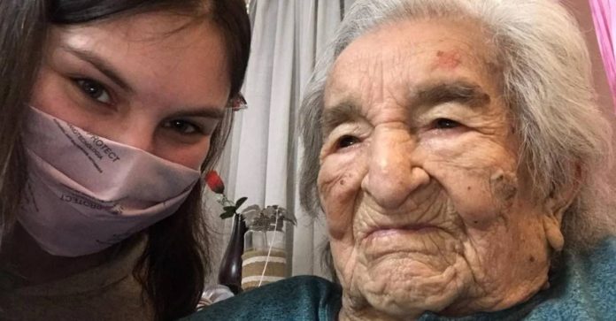 Com 114 anos, a mulher mais velha da Argentina venceu o coronavírus.