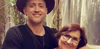 Sorrir é mergulhar na imensidão do amor Sorrir é mergulhar na imensidão do amor