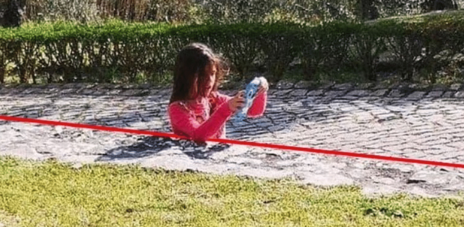 contioutra.com - "Cad&ecirc; o resto dela?" pergunta m&atilde;e ap&oacute;s postar foto da filha