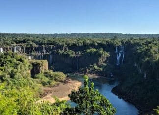 Com ausência de chuvas, cataratas estão irreconhecíveis: ‘O Iguaçu é um rio doente’