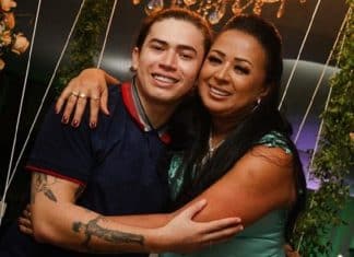 Mãe de Whindersson faz desabafo honesto sobre saúde mental do filho: “Estou com raiva”
