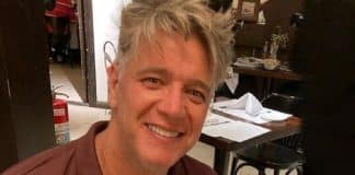 Ator negacionista que fez protesto com cueca no rosto é internado com Covid-19