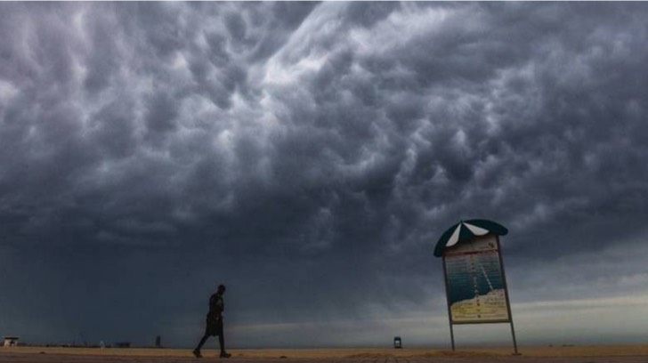 contioutra.com - Dubai "planta" nuvens e faz chover artificialmente, no que tem sido acusado de "brincar de Deus"