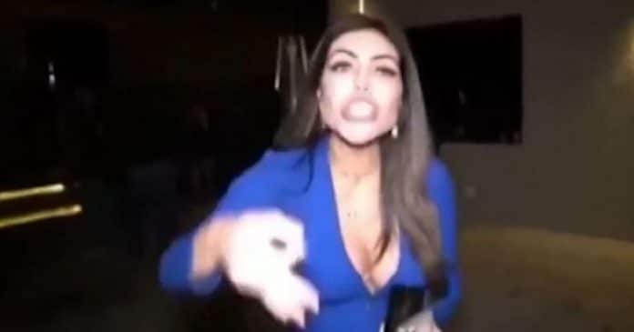 CAPA Ao ser flagrada em festa clandestina, influenciadora manda policiais “pra favela”