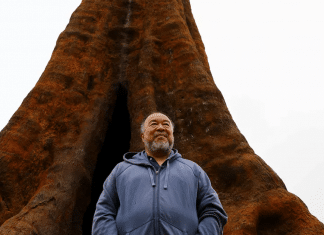 Artista chinês reproduz com ferro árvore brasileira ameaçada e passa uma mensagem importante