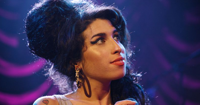 Novo documentário revela segredos sobre Amy Winehouse 10 anos após sua morte