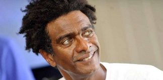 “Teste do sofá na Globo era institucionalizado”, diz ex-casseta Hélio De La Peña