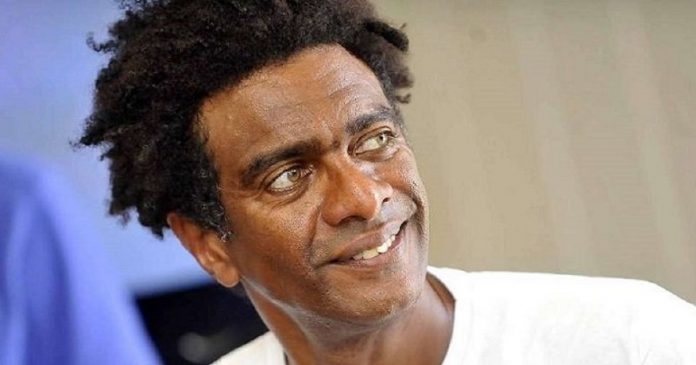 “Teste do sofá na Globo era institucionalizado”, diz ex-casseta Hélio De La Peña