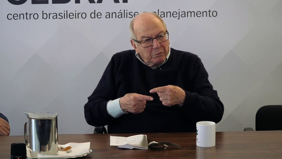 contioutra.com - José Arthur Giannotti, gigante nome da filosofia brasileira, morre aos 91 anos em SP