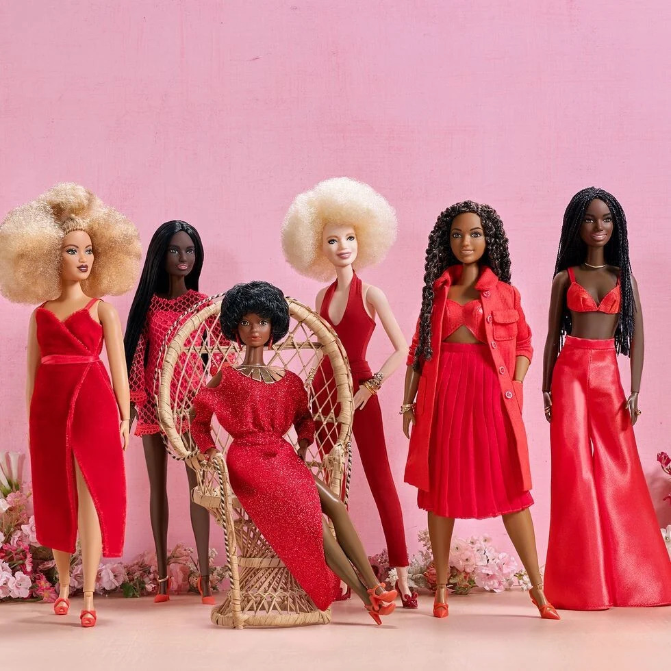 contioutra.com - Nova coleção de bonecas Barbie celebra a beleza das mulheres negras