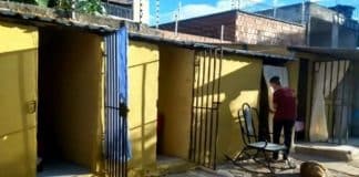 Homem é detido em flagrante por manter 33 mulheres presas em celas em clínica no CE