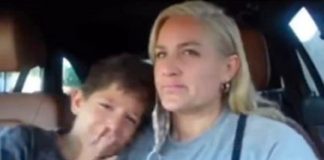 Influenciadora é detonada após ser flagrada obrigando filho a chorar
