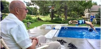 Idoso superou a solidão abrindo sua piscina para as crianças do bairro