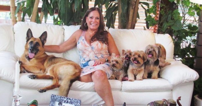 Susana Vieira revela segredo da felicidade: ‘Tira o marido e põe quatro cachorros’