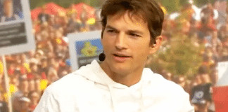 Ashton Kutcher é recebido com coro de multidão em jogo de futebol: “Tome um banho!”