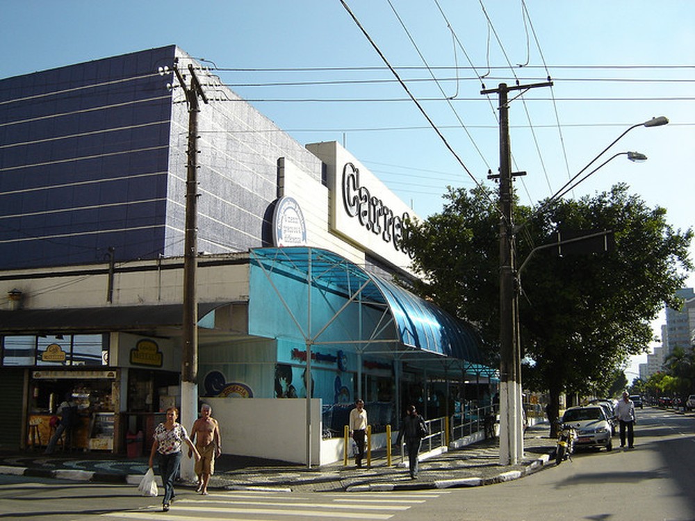 contioutra.com - Funcionário é encontrado preso no elevador do Carrefour após 2 dias desaparecido