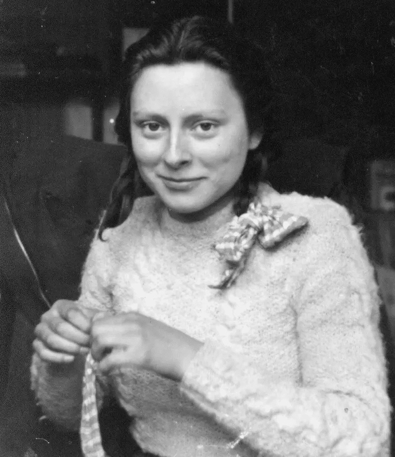 contioutra.com - A hist&oacute;ria da senhora que seduzia e tirava a vida de nazistas durante a adolesc&ecirc;ncia