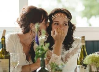 Noiva se revolta com vestido usado pela cunhada em seu casamento: “Desrespeitosa”