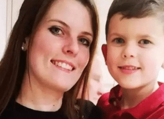 Filho leva desenho da mãe nua para exposição na escola: ‘Queria que o chão me engolisse’