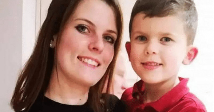 Filho leva desenho da mãe nua para exposição na escola: ‘Queria que o chão me engolisse’