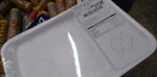 Supermercado em SP entrega bandeja de carne vazia até que clientes paguem a conta