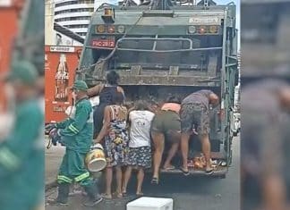 VÍDEO: Moradores de Fortaleza pegam restos de comida em caminhão de lixo