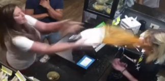 Câmera flagra cliente jogando sopa no rosto de funcionária de restaurante