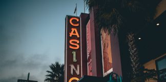 Casinos móveis — Jogue Roleta, Poker e Slots de qualquer lugar