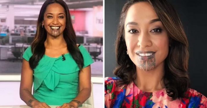 Jornalista se torna a primeira pessoa a apresentar noticiário com tatuagem étnica no rosto
