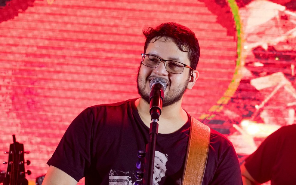 contioutra.com - Morre cantor Maurílio, da dupla com Luiza, aos 28 anos