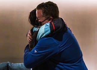 Torcedora alerta técnico de time de hóquei sobre câncer e ganha bolsa de medicina