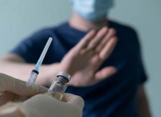 Mulher falece de Covid-19 depois de ser proibida de se vacinar pelo marido