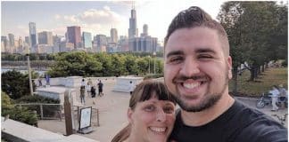 Motorista do Uber finge ser namorado de estranha e a salva de assédio Motorista do Uber finge ser namorado de estranha e a salva de assédio