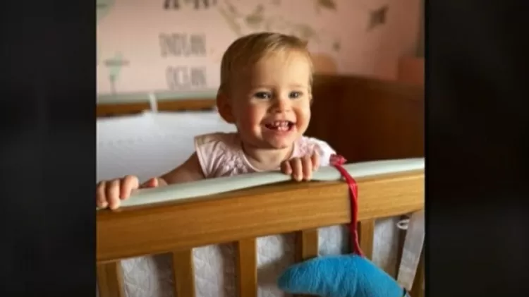 contioutra.com - Tiago Leifert e sua esposa, Daiana, revelam câncer raro em sua filha de 1 ano.