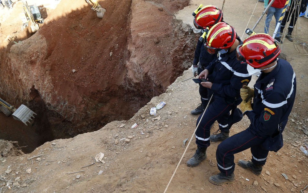 contioutra.com - Criança de 5 anos é retirada de poço de 32 metros no Marrocos, mas falece antes do resgate