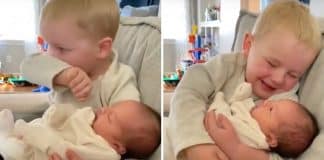 Garotinho não contém as lágrimas ao ver sua irmã recém-nascida pela primeira vez Garotinho não contém as lágrimas ao ver sua irmã recém-nascida pela primeira vez