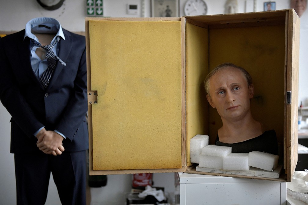 contioutra.com - Museu de cera francês retira estátua de Putin em protesto contra presidente russo
