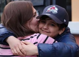 Menino de 11 anos que fugiu sozinho da Ucrânia finalmente reencontra a mãe