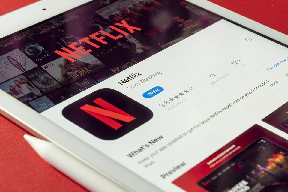 contioutra.com - Netflix aumentará valor de assinatura para usuários que compartilham senha
