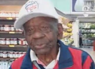 Idoso de 104 anos trabalha com carteira assinada em supermercado de MG