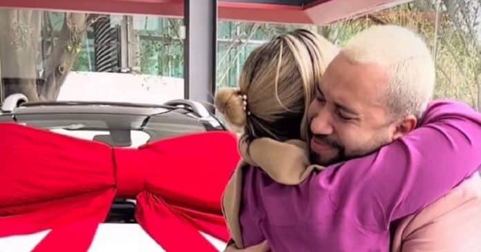 capa Gil presenteia irmã com carro de R$ 139 mil e comove a web: ‘Segunda mãe para mim’