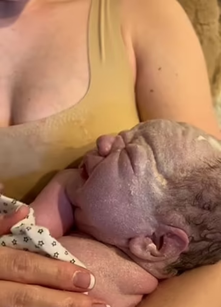 contioutra.com - “Não vou dar banho no meu bebê”: mãe decidiu que seu recém-nascido não tocará água até segunda ordem