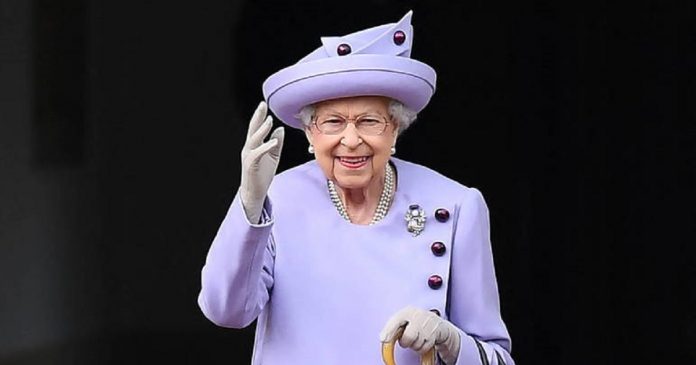 Rainha Elizabeth 2ª falece, aos 96 anos, após reinado de mais de sete décadas