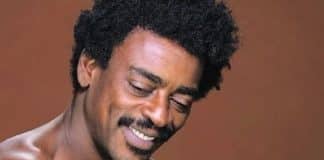 Seu Jorge é vítima de ataques racistas durante show em clube de Porto Alegre