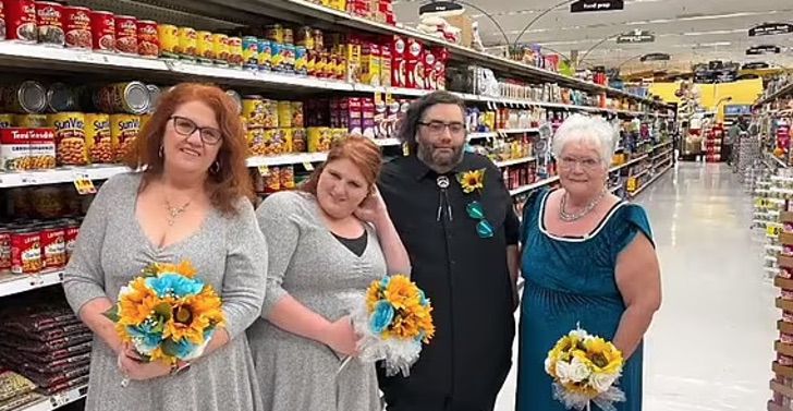 contioutra.com - Avozinhos se casaram no supermercado onde se viram pela primeira vez