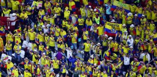 Torcida do Equador ignora recomendações e exige cerveja na abertura da Copa no Catar