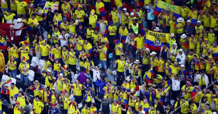 Torcida do Equador ignora recomendações e exige cerveja na abertura da Copa no Catar