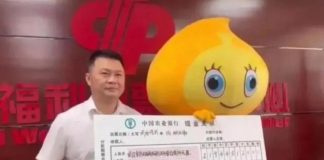 Ganhador se fantasia para receber prêmio de R$ 153 milhões da loteria sem ser reconhecido pela família