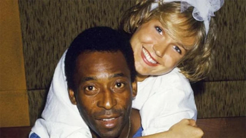 contioutra.com - Xuxa faz homenagem emocionante para Pelé: "Que Deus te dê colo"