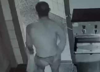 Ladrão usando apenas calcinha é flagrado furtando escola no DF; veja vídeo